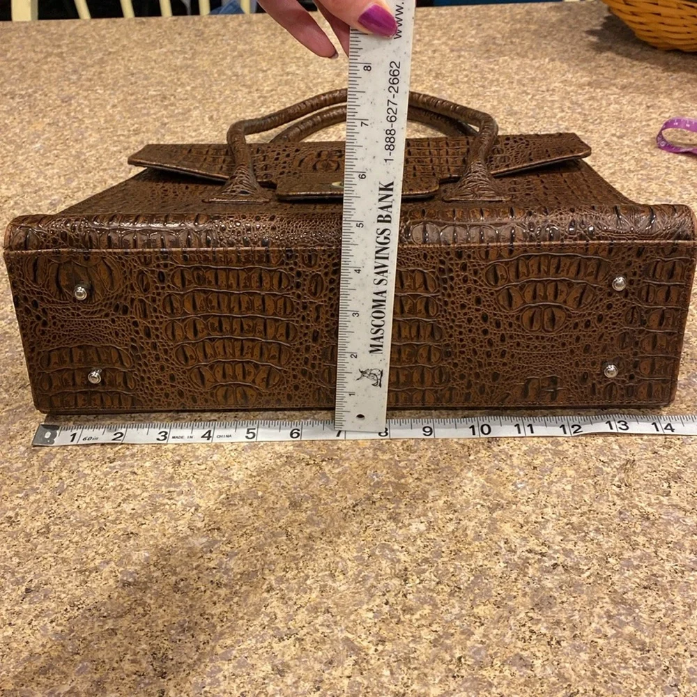 Diva Collection Brown Handbag with Two Handles bag - Picture 4 of 17